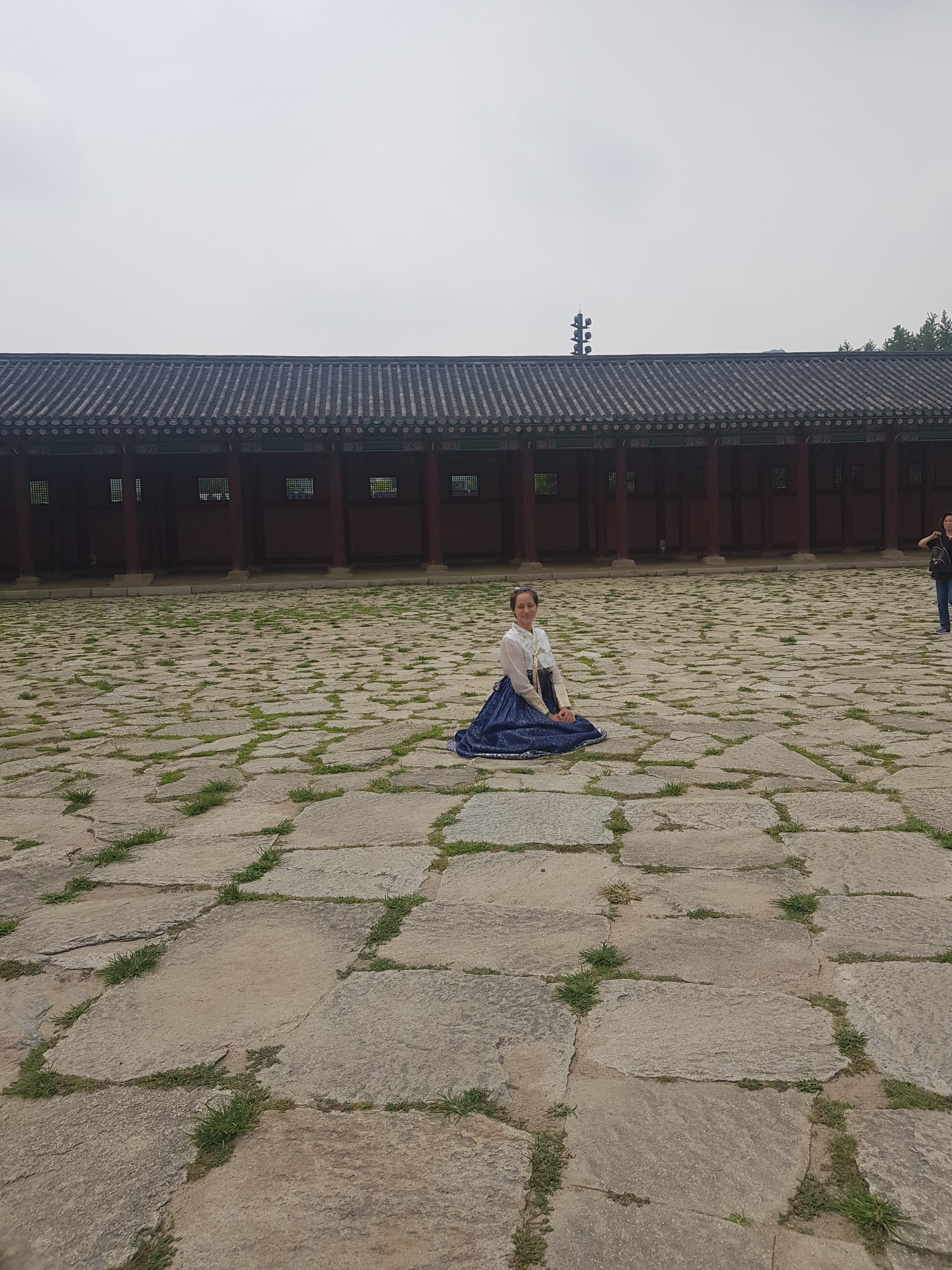 This was on a Saturday where me and group of friends visited Gyeongbokgung Palace and rented Hanboks, a tradition outfits of Korea, to take photos